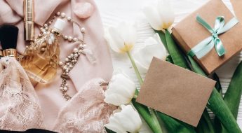 Choisir d'offrir de la lingerie à une femme pour Noël