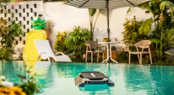 Surfer S1 d'AIPER révolutionne le nettoyage de Piscine