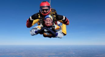 Tout savoir sur le saut en parachute