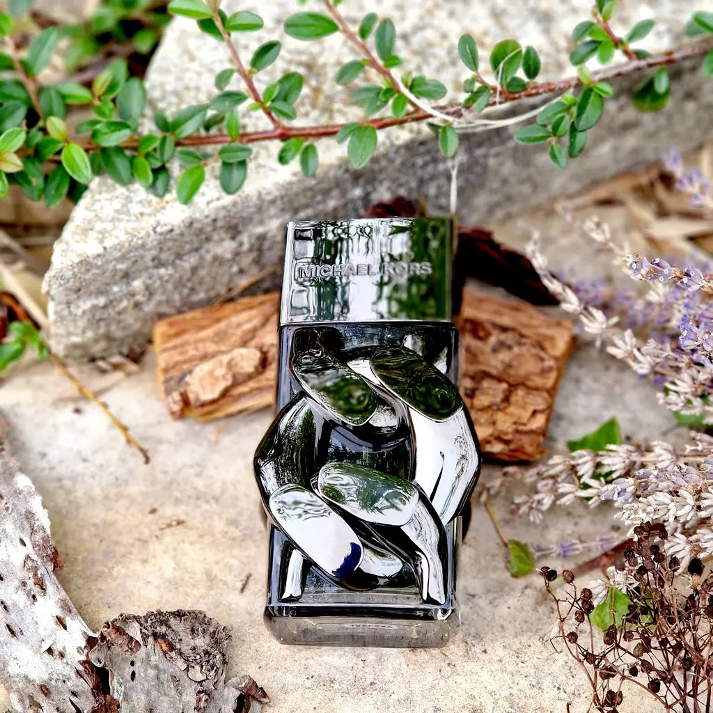 Fragrance boisée et aromatique