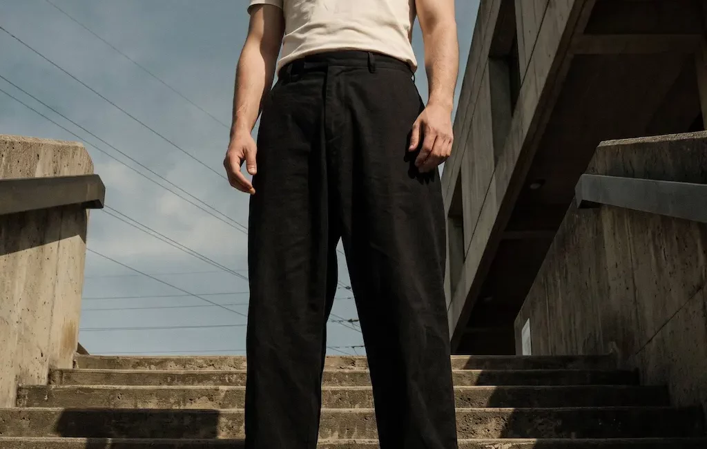 Après le flare le pantalon large japonais et l'art du volume vertical