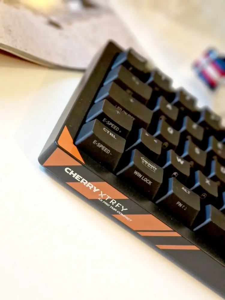 Clavier CHERRY XTRFY K5 Pro TMR Compact en détail